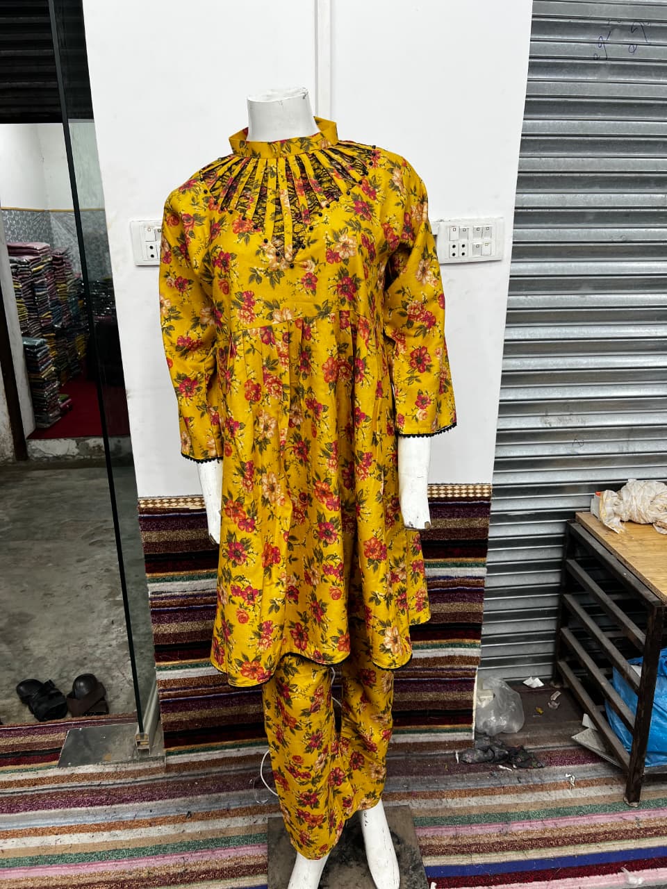 Premium Multi-Color Floral Printed Lawn 2-Piece Summer Suit for Women – Stylish Casual Wear