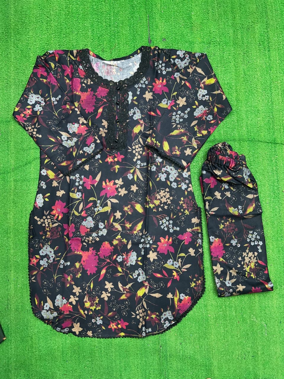 Premium Multi-Color Floral Printed Lawn 2-Piece Summer Suit for Women – Stylish Casual Wear