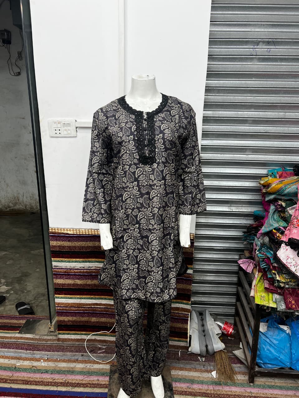 Premium Multi-Color Floral Printed Lawn 2-Piece Summer Suit for Women – Stylish Casual Wear